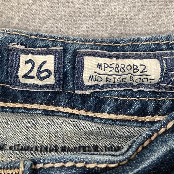 MissMe PreOwned Women’s Size 26 MidRise Jeans - Picture 4 of 5